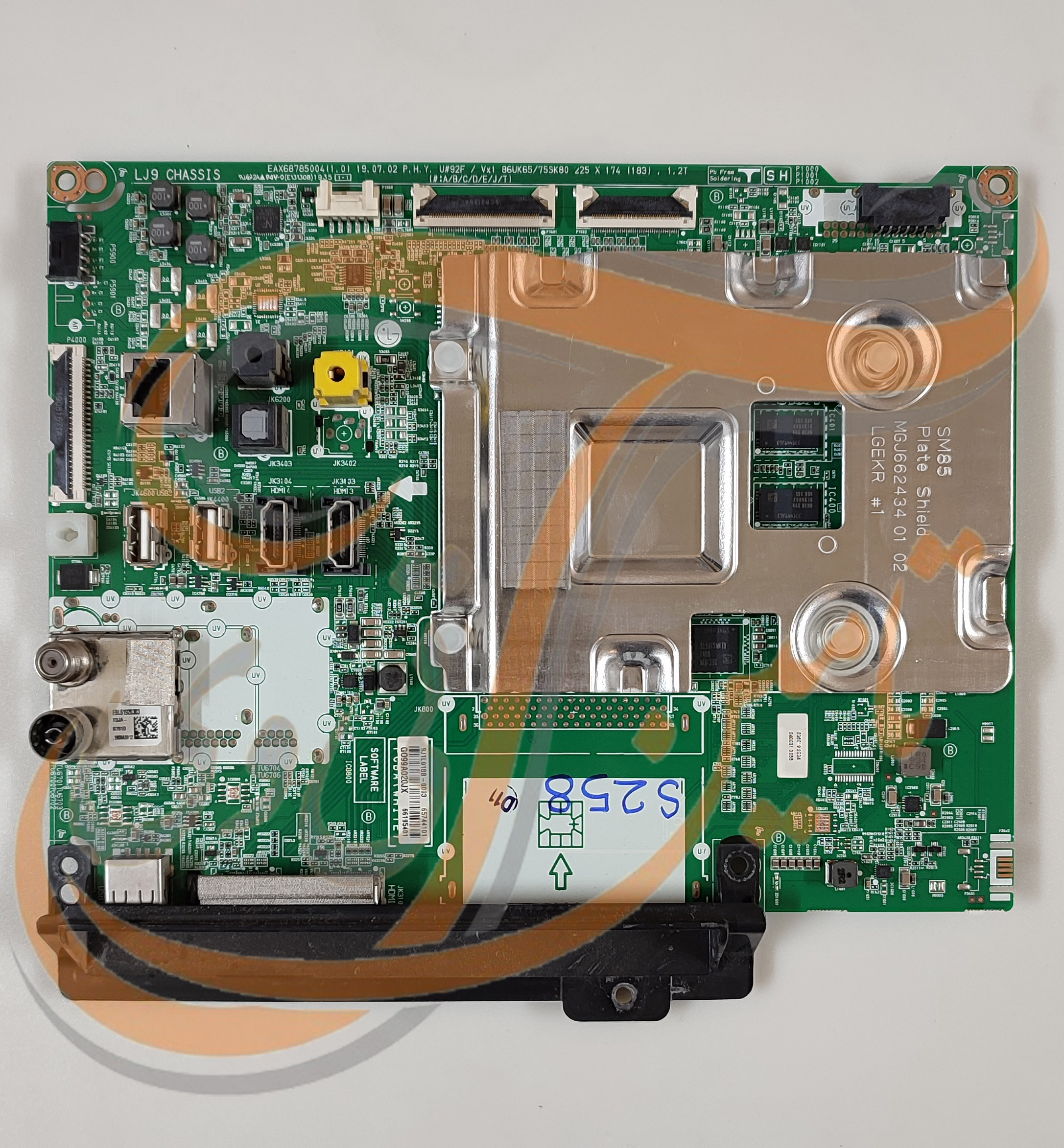 برد مین ال جی 82UM7580